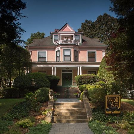 The Lion And The Rose Bed And Breakfast Ешвілл Екстер'єр фото