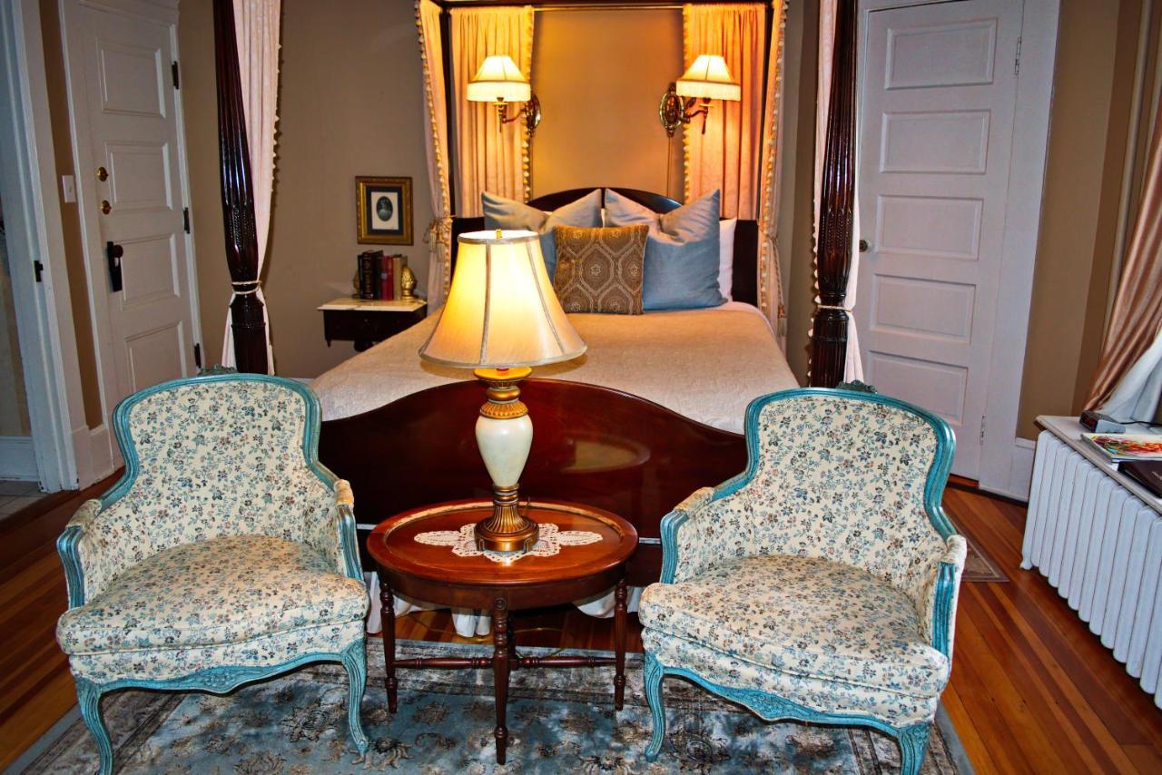 The Lion And The Rose Bed And Breakfast Ешвілл Екстер'єр фото