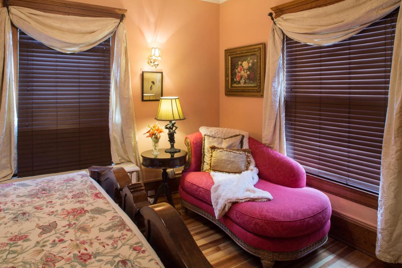 The Lion And The Rose Bed And Breakfast Ешвілл Екстер'єр фото